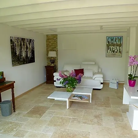 فندق مبيت وإفطار Le Clos Des Cordeliers Sézanne
